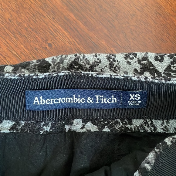 Abercrombie snake print mini skirt - Picture 2 of 2